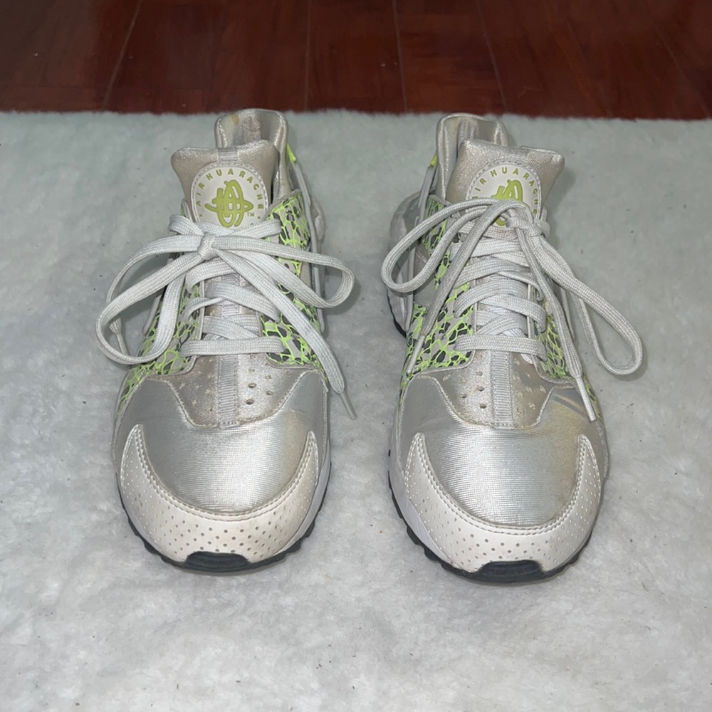 NIKE Womens Air Huarache Run